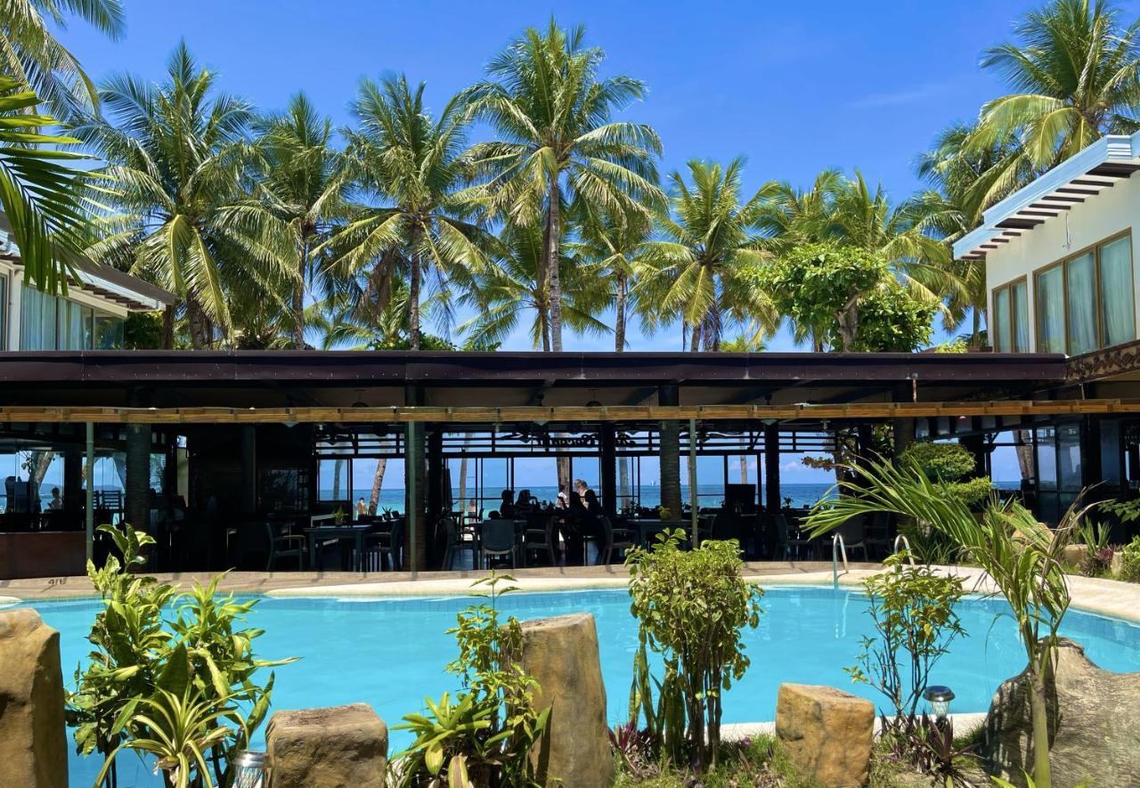 Red Coconut Beach Hotel Boracay Balabag  Kültér fotó